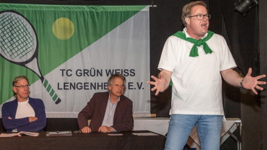 "Extrawurst" Die Tribüne
