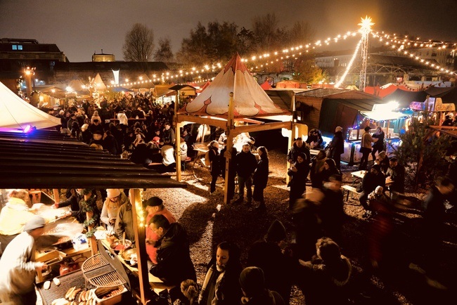 Historischer Weihnachtsmarkt auf dem RAW-Gelände
