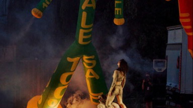 Performance: Look at Me (2025) collectif blitzbereit