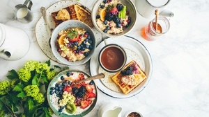 Feiertagsfrühstück zum Muttertag