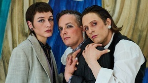 Lipstick Quings Revolution