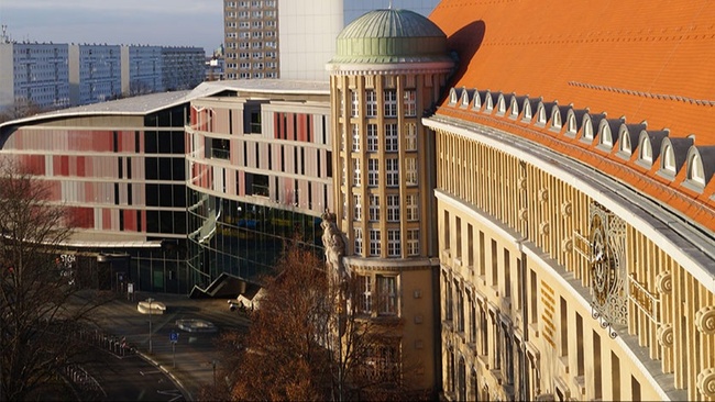 Architekturführung: „Von Oskar Pusch zu Gabriele Glöckler“