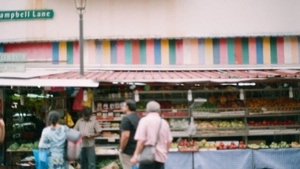 Nachmittags-Wochenmarkt auf dem Luisenplatz