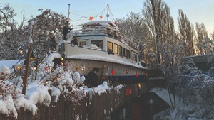 Sternenflotte 2024 - Weihnachtshafen über Sendling