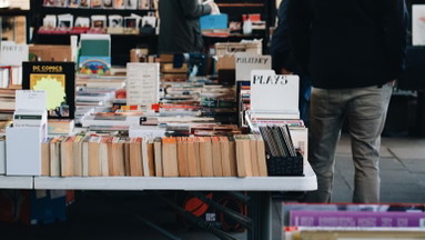 Papier & Schätze: Bücher- und Antik-Trödel-Markt