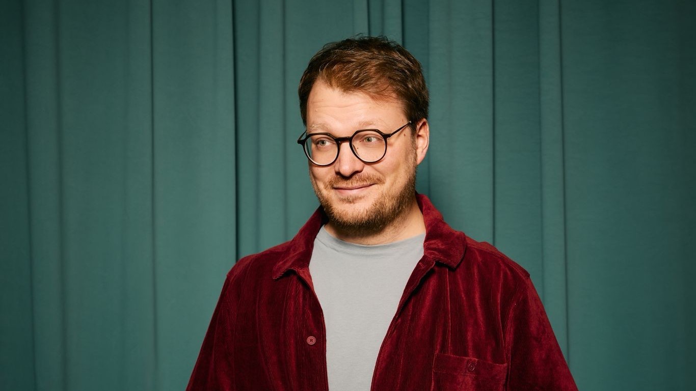 Maxi Gstettenbauer // KOMPLETT ABSURD – Preview