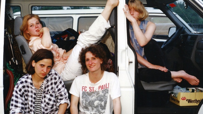 DIE BRAUT HAUT INS AUGE