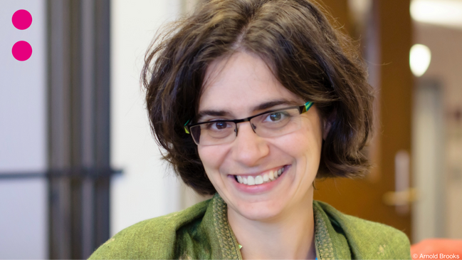 Sokrates reloaded – Wie man durch ein philosophisches Leben die Angst vor fast allem verliert. Mit Agnes Callard