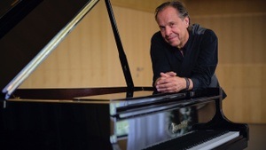 Klavierstunde - musikalisch-kabarettistischer Streifzug durch die Welt der 7 1/2 Oktaven