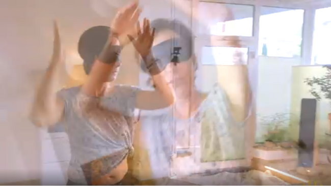 TRANCETANZ mit Augenbinde im geschütztem Feld