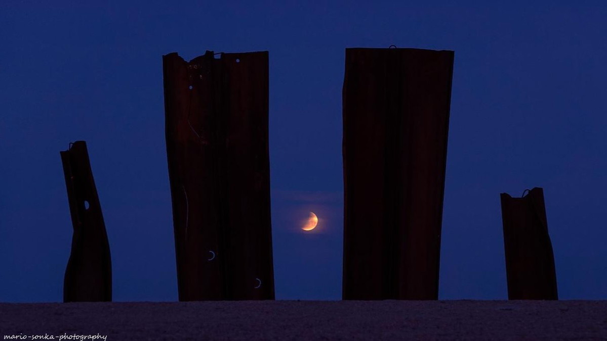 Titelbild der Veranstaltung Partielle Mondfinsternis am 28. August 2026 auf Metalhenge