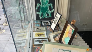 Kunst-Verkauf-Fenster-Ausstellung