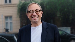 Talks on Curatorial and Artistic Practice: Axel Wieder