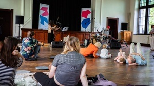 Babykonzert: Momi Maiga