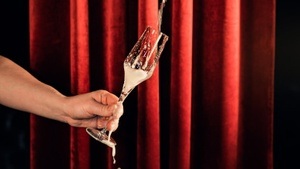 Mehr Schein als Sein: Schauspiel und Silvesterparty