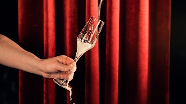 Mehr Schein als Sein: Schauspiel und Silvesterparty