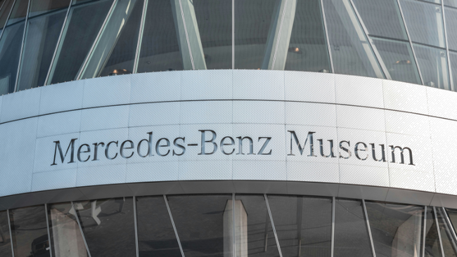 Staunen erlaubt! - Das Mercedes Benz Museum Automobil- und Architekturführung