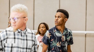 Community-Singen: Ein partizipatives Musikprojekt von Kulturprojekte Berlin mit Sänger*innen von „People of Song“