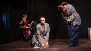 Migra, Migrantin der Identität