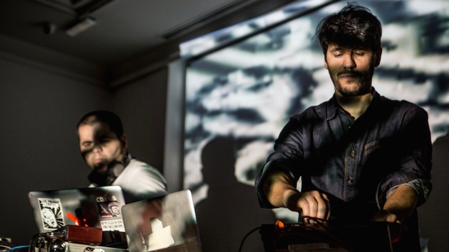 Los Bosques (Latin / Downtempo) [Live concert + DJ Set by Calavera]