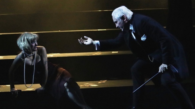 MARIO UND DER ZAUBERER