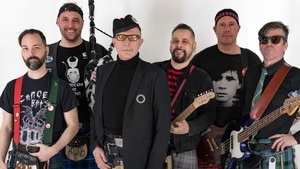 THE REAL MCKENZIES (Schottischer-Folk-Punk / Kanada) mit CIRCUS RHAPSODY (CottonCandyPunk / Berlin)