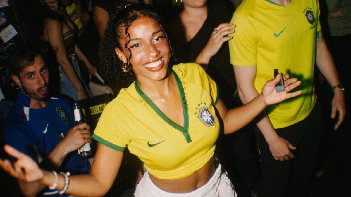 DO SAMBA AO BAILE by HUSH HUSH