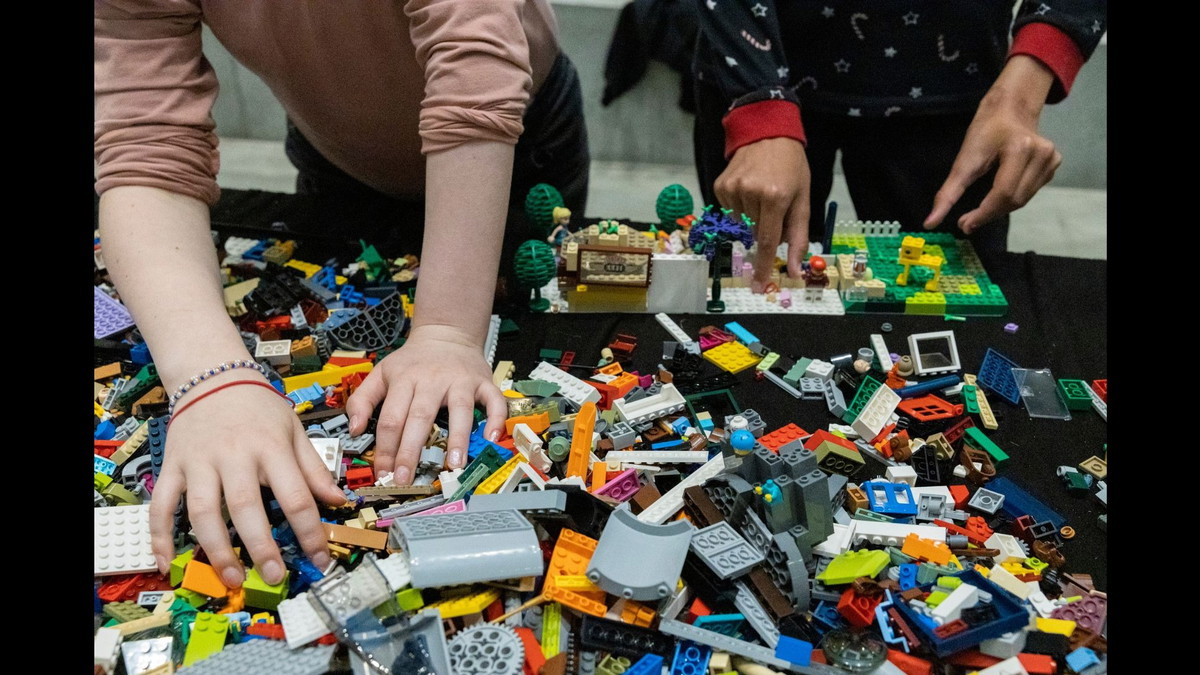 Ferienangebot: LEGO® -Workshop „Build the change“