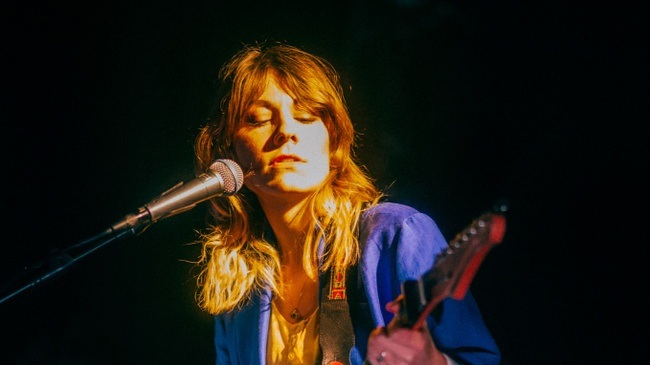 Konzert: NEST mit La Louve und Henny Herz