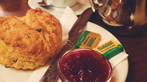 Britische Tea Time: Süße und herzhafte Scones