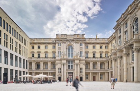 Humboldt Forum for Newbies. Overview tour for adults in English