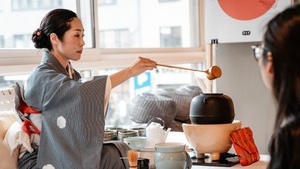 Matcha-Zeremonie mit Teemeisterin Kyoko, P&T Store München