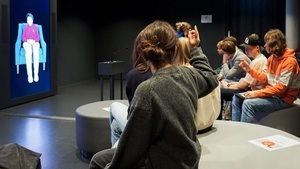 Frag nach! Digitale Geschichtsvermittlung mit Erinnerungen von Zeitzeug*innen des Holocaust