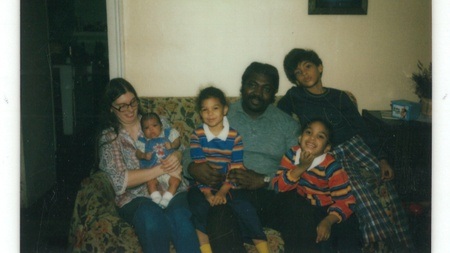 Familiengefühlsfabrik. Eine performative Zeitreise - Familiengefühlsfabrik. Eine performative Zeitreise