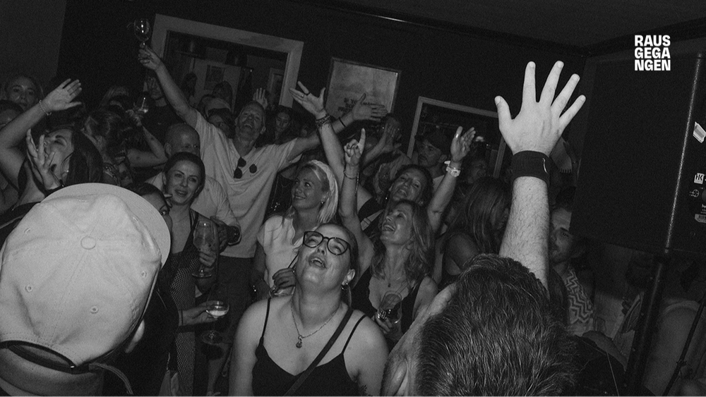 BUTTERZART SILVESTER DAYDRINKING