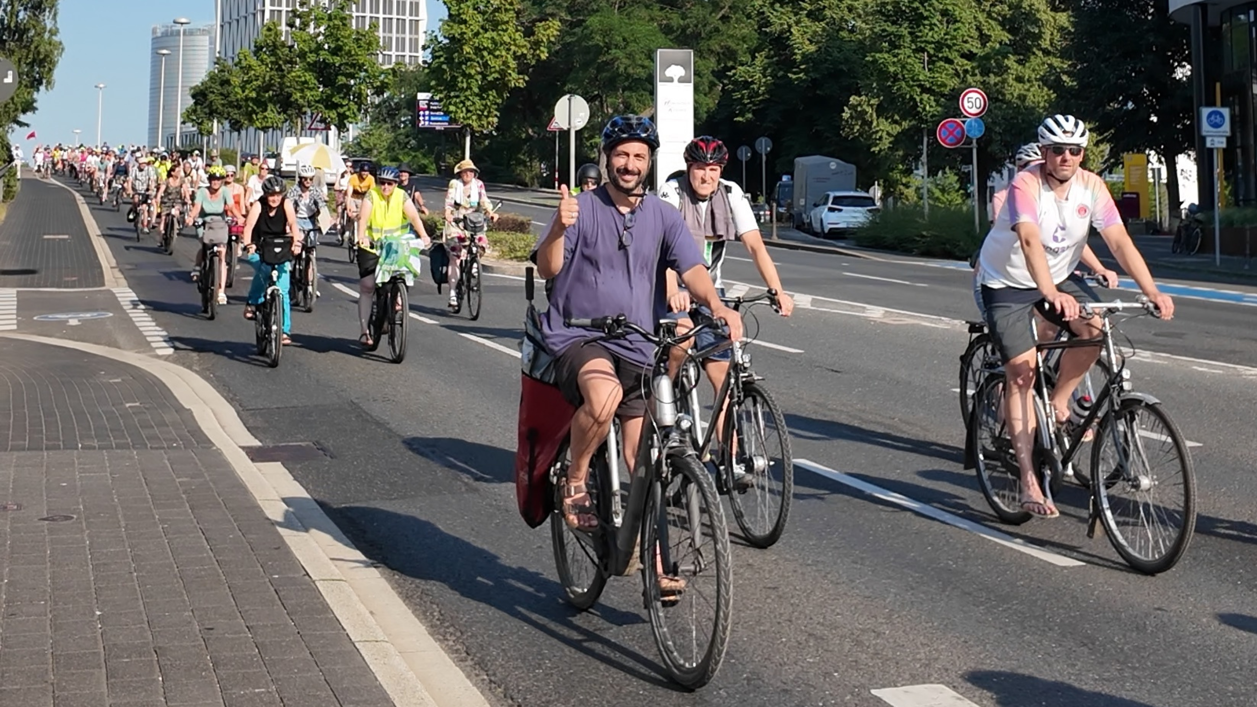 Bonns größte Afterwork-Radtour – mit Musik & guter Stimmung