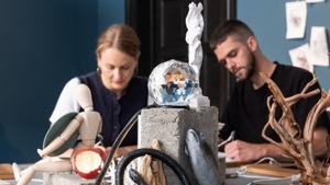 Entdecke die Vermittlungsräume zur Ausstellung „Rendezvous der Träume – Surrealismus und deutsche Romantik“!