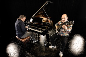 LIVE IM FOYER - JOSE SALPIETRO OSSA DUO