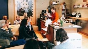 2 aus dem Veedel laden ein, die Seele mit allen Sinnen baumeln zu lassen.