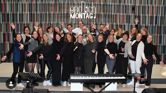 CHOR - ENDLICH MONTAG - auf dem Ehrenfelder Weihnachtsmarkt