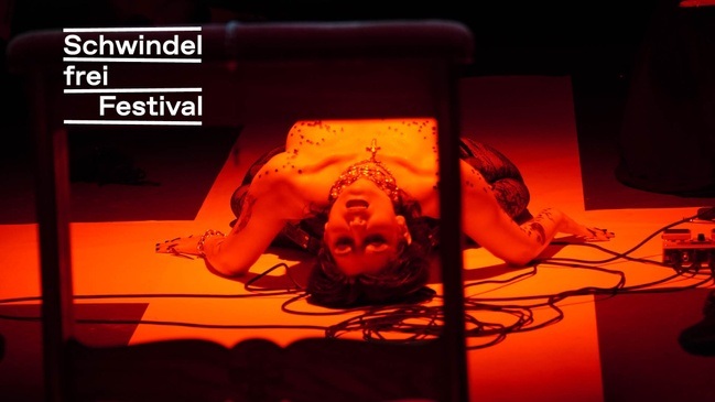 cult baby, Kapitel II ARCHING INTO HYSTERIA – Schwindelfrei Festival