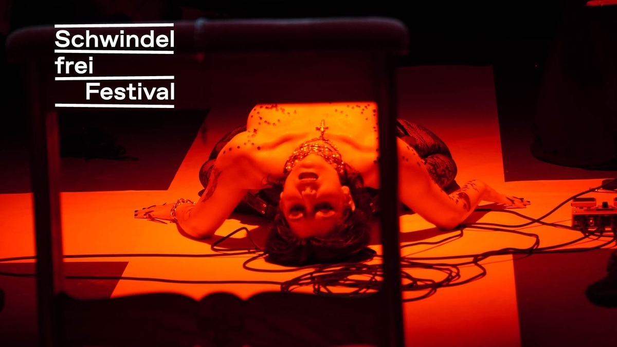 cult baby, Kapitel II ARCHING INTO HYSTERIA – Schwindelfrei Festival