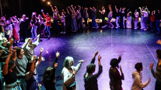 FolkDanceParty