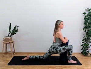 YIN YOGA MIT VANESSA