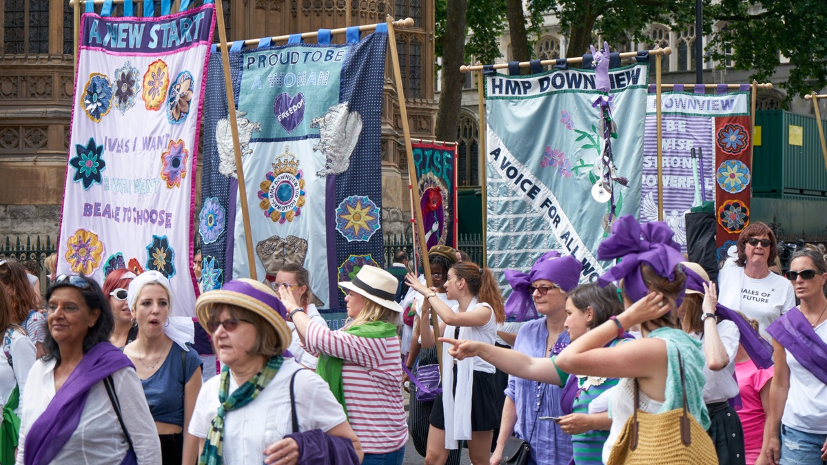 Botenstoffe - Führungen am Eröffnungswochenende