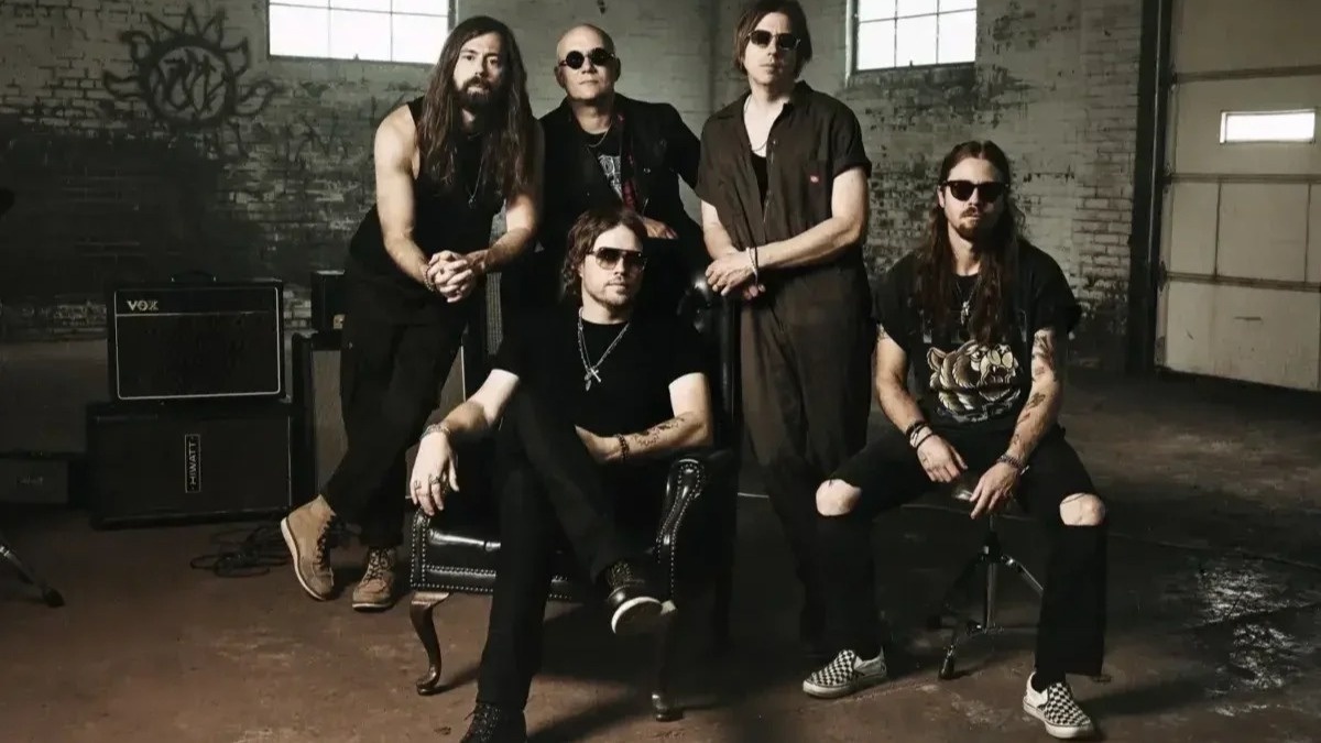 A THOUSAND HORSES - White Flag Down Tour