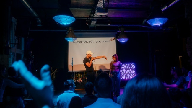 🏳️‍🌈🏳️‍⚧️ LOVE AT FIRST SLIDE QUEER EDITION München 🏳️‍🌈🏳️‍⚧️  Audience Ticket | Power Point Dating by Rausgegangen