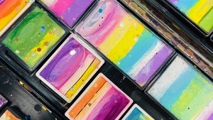 Schminkaktion: Perfekt gestylt für den ColognePride!