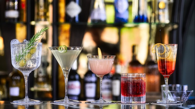Mixen. Probieren. Genießen. – Cocktailkurse in der SonderBar