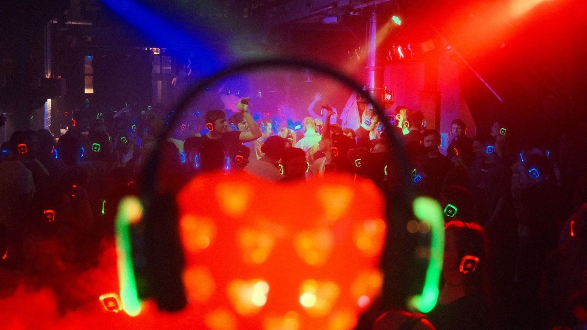 HEARTPHONES - Hamburgs Kopfhörerparty